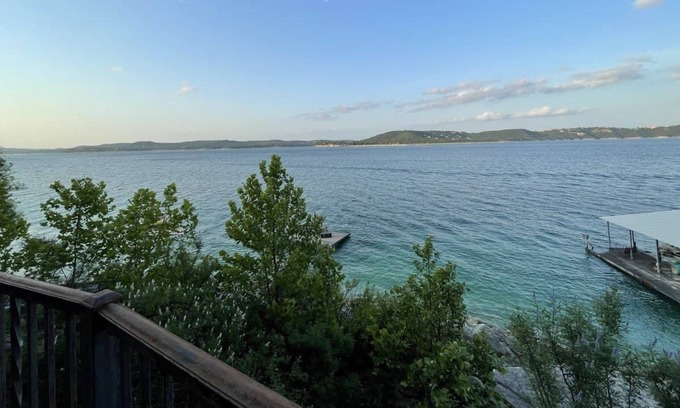 Beby's Ranch Cabin | Cozy Cabin w/ Private Water Access to Lake Travis