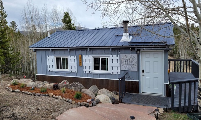 Grand Lake Cabin | Cozy Cabin - Walk to Lake Granby - Family Friendly