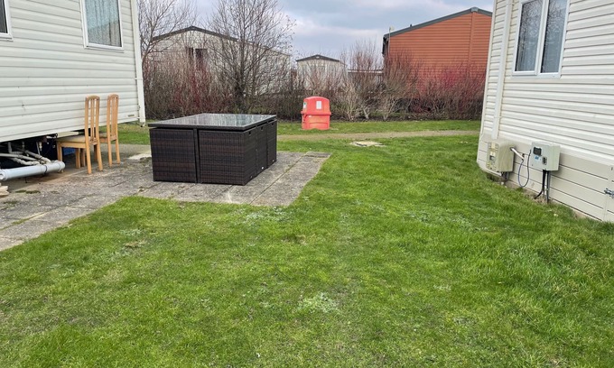 Camber Cabin | Cozy Camber Caravan 3 Bedroom Retreat With Decking