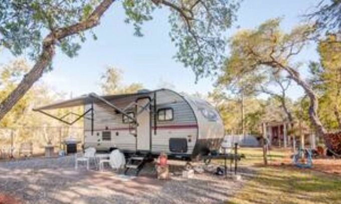 Brooksville RV Rental | Cozy Camp Mermaid