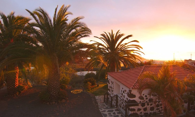 Tajuya House | cozy Canarian country house overlooking the sea, sunset and stars