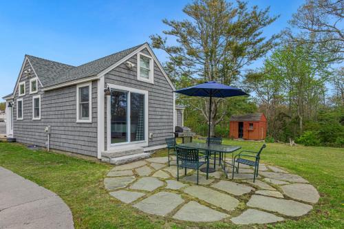 West Dennis House | Cozy Cape Cod House by Rock Properties