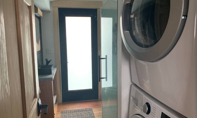 Rockland Apartment | Cozy Carriage House with Rockland Harbor View