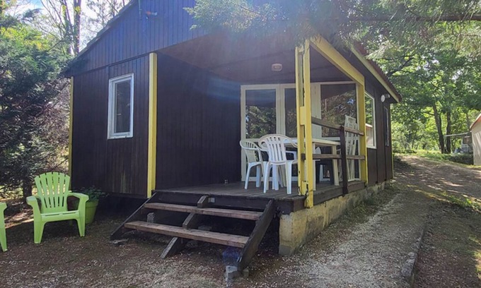 Salles Ski Chalet | Cozy chalet with terrace in nature