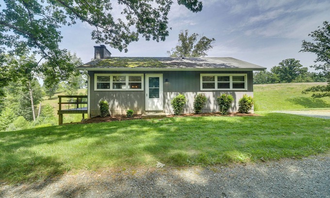 Batesville Cottage | Cozy Charlottesville Getaway in Bailey's Retreat