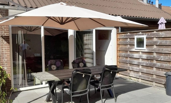 Bruinisse House | Cozy, child-friendly vacation home with WLAN in Bruinisse, Zeeland.