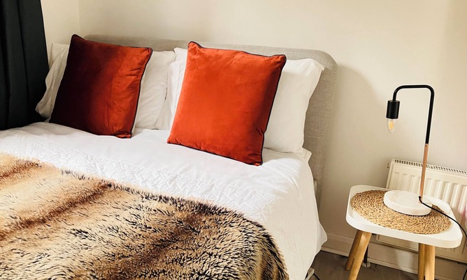 Turnham Green Apartment | COZY Chiswick Apartment - Great Location.