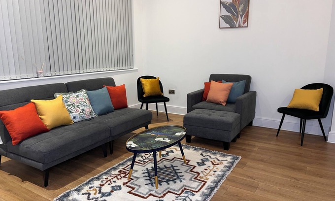 Leicester City Centre Apartment | Cozy City Centre Flat In Leicester! Close to all major attractions