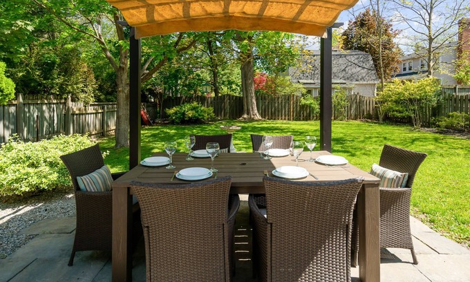 Historic Old Town Cottage | Cozy Clean 3 Bedroom Cottage for up to 6 ppl in ♡ of NOTL