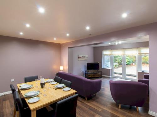 North Shields House | Cozy Coastal 3-Bedroom Home in North Shields - PTK