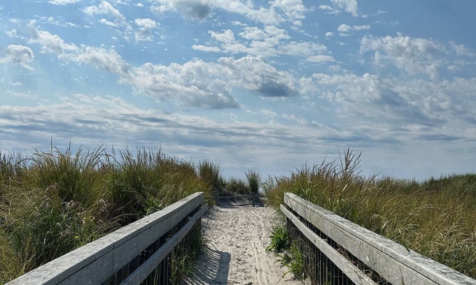 Ventnor City House | Cozy Coastal Retreat- Walk to the Beach, Pier, and more!