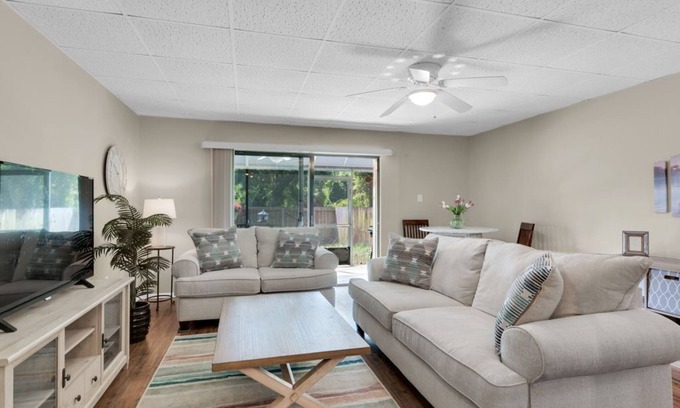 Pensacola Condo | Cozy, Comfortable Condo Close to Pensacola Beach!