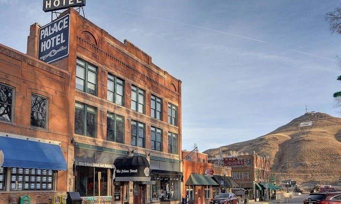 Salida Condo | Cozy Condo in the historic Palace Hotel , 1 Bedroom, 1 bath, with modern kitchen and living area!