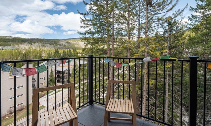 Winter Park Condo | Cozy condo ski-in/ski-out w/hot tub & pool