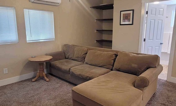 Paso Robles Cottage | Cozy Cottage Downtown Paso Robles. Centrally located.