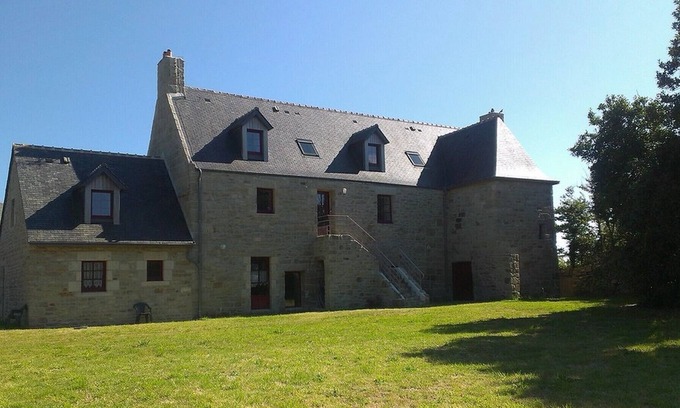 Penmarch Cottage | Cozy cottage in an authentic granite building 500m from the sea