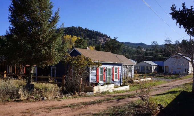 Pine Cottage | Cozy Cottage in the Center of Historic Pine Grove