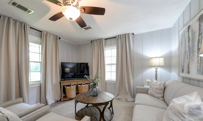 Starkville House | Cozy Cottage- New Football Rates for 2023!