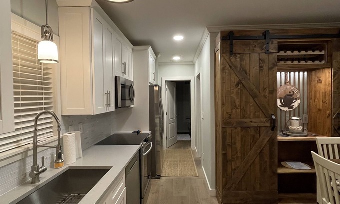 North Naples Cottage | Cozy Cottage Vacation is ready Just for YOU