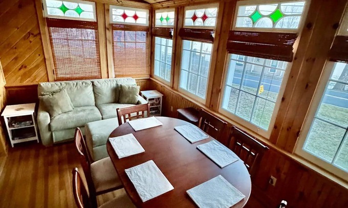 Poplar Ridge Cottage | Cozy Cottage with Private Dock