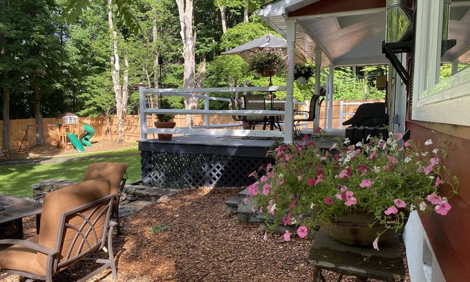 Cold Spring Cottage | Cozy Country Cottage with Basketball Court/Spa/Fireplace/Enclosed Yard/Fire Pit