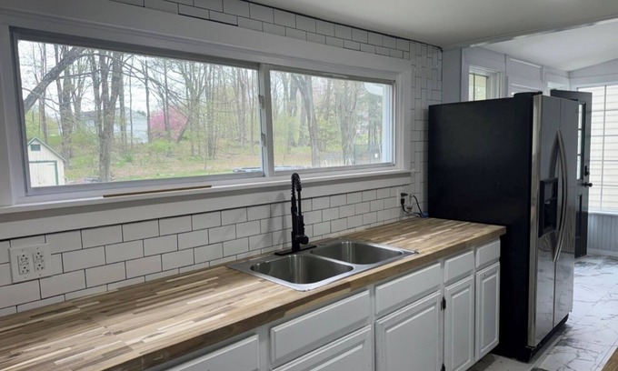 Derby Cottage | Cozy Country Cottage