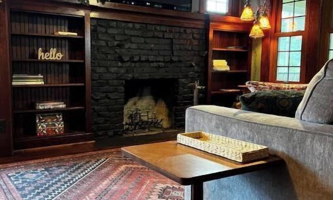Bremerton House | Cozy Craftsman on Charming Street - 5 min walk to base