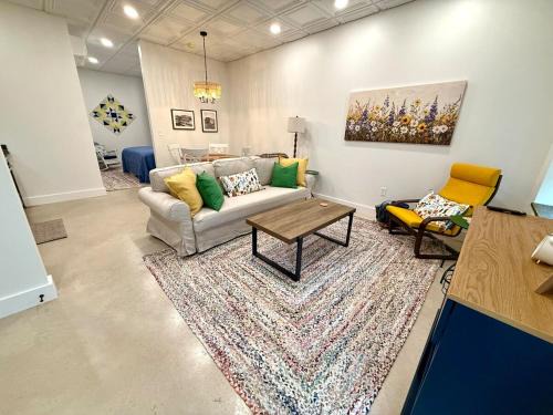 Pilot Mountain Apartment | Cozy Cure Apartment in Downtown and Historic Pilot Mountain