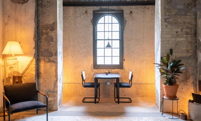 Westown Apartment | Cozy Double Queen Apartment Close to Fiserv with Parking