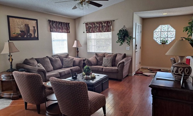 North Northwest Pensacola Cottage | Cozy Dream Cottage/short distance from beautiful white sand beaches