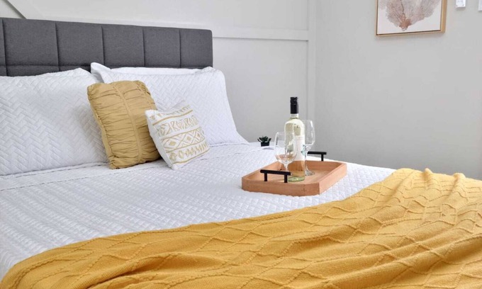 Southside Apartment | Cozy Entire Suite/Studio Completely Private/Mandarin Area