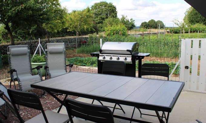 Verteuil-sur-Charente Cottage | Cozy Family Cottage with Garden, Terrace & WiFi - Fully Equipped & Baby-Friendly