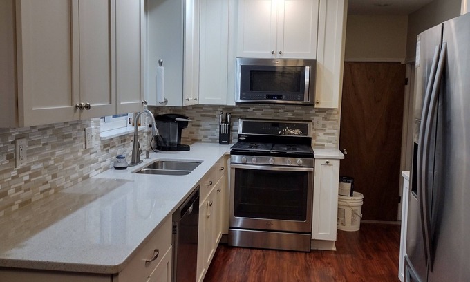 Lansing House | Cozy Family Home Located Near MSU
