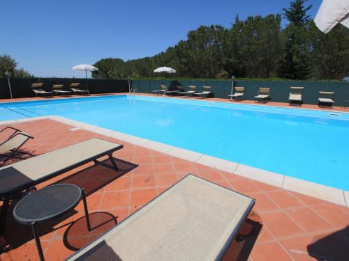 Arezzo House | Cozy Farmhouse with Pool