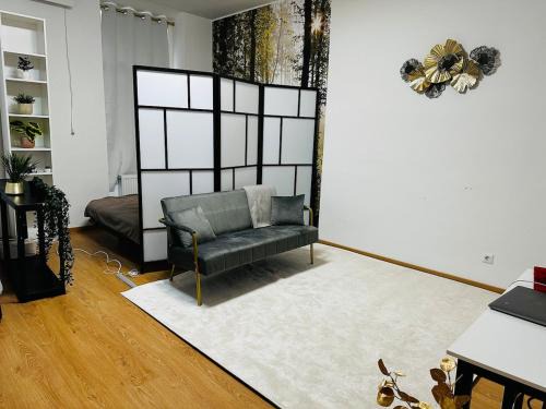 Favoriten Apartment | Cozy flat near main station & center