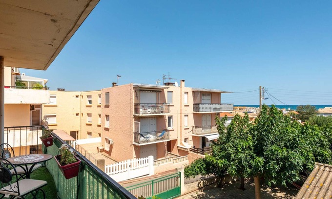 Saint-Pierre-la-Mer Apartment | Cozy 3-Room Apt for 5, 200m from Beach, Balcony, Parking - Saint Pierre la Mer