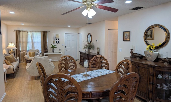 Palm Bay House | Cozy full house centrally located to main Florida attractions and beaches.