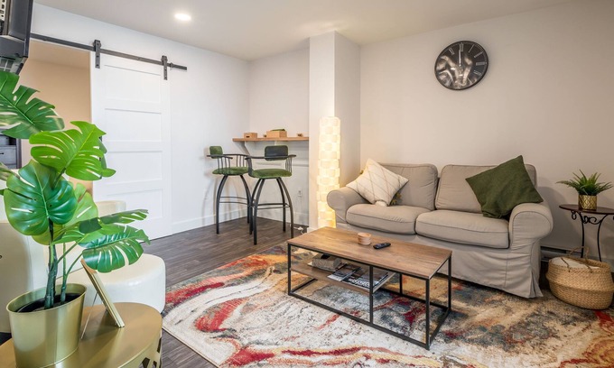 Bedford Apartment | Cozy Fully-Equipped 2 Bedroom Suite