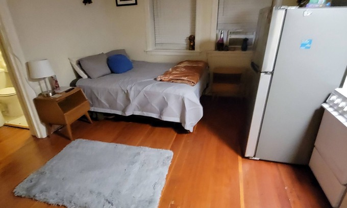 Pearl District Apartment | Cozy, fully furnished studio located in the Historic empress building!