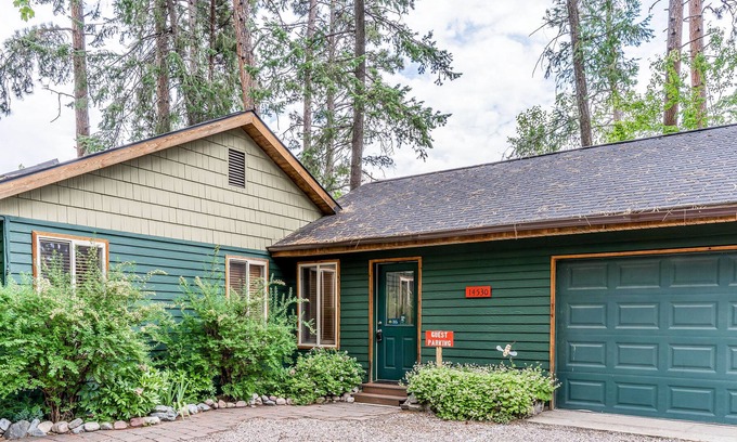 Woods Bay Apartment | Cozy getaway for two w/ a kitchenette - walk to the lake, marina, & beach
