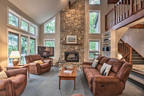 Chestnut Springs House | Cozy Getaway in Wintergreen Resort Deck and Hot Tub