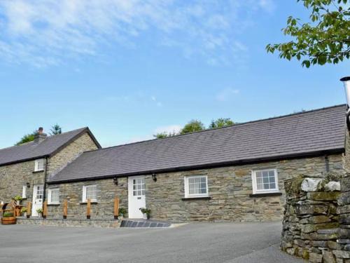 Tregaron House | Cozy Grofftau Cottage in Ystrad Meurig