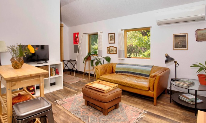 White Salmon House | Cozy Guest Home in Downtown White Salmon