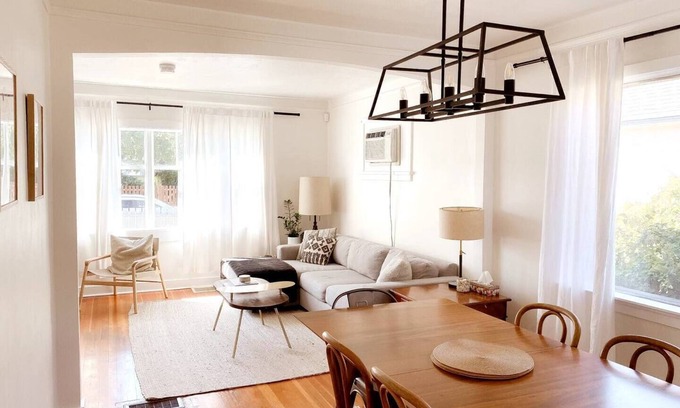 Okanagan-Similkameen House | Cozy Heritage Cottage by the Lake