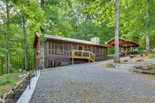Hiawassee House | Cozy Hiawassee Cabin - 4 Mi to Lake Chatuge!
