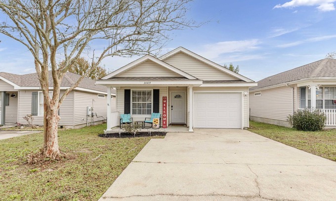 Florida Panhandle House | Cozy Hideaway! Spacious and centrally located. Pet Friendly!