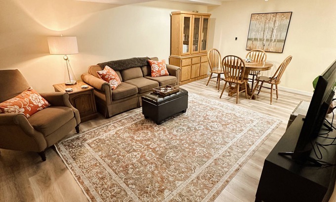 Northwest Calgary House | Cozy Home Away From Home