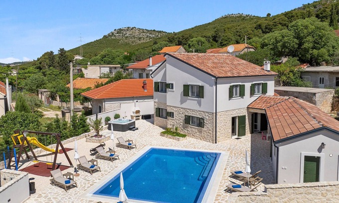 Sibenik House | Cozy home in Dubrava kod Sibenika