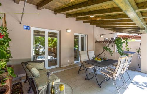 Barbat na Rabu House | Cozy Home In Barbat With Wifi