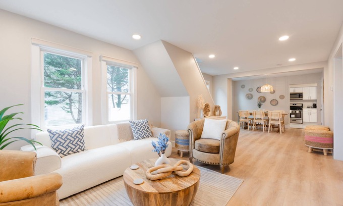 Lake Como House | Cozy Home In Belmar